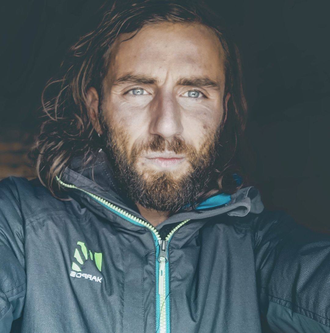 enzo latona